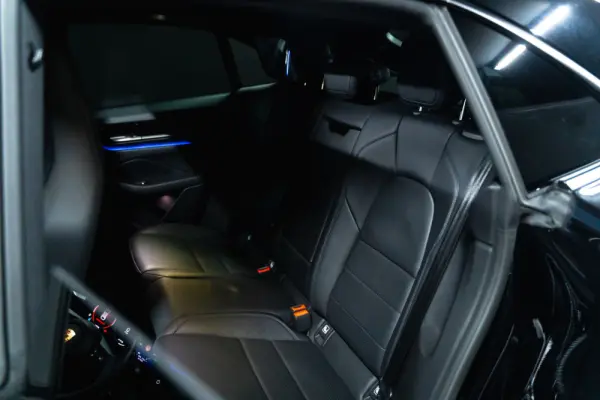 Porsche Macan Electric 4 19