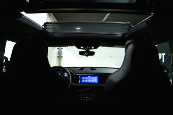 Porsche Macan Electric 4 5