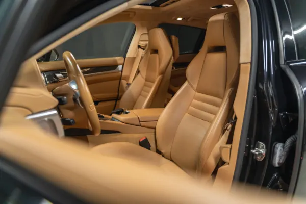 Porsche Panamera Turbo S PDK 19