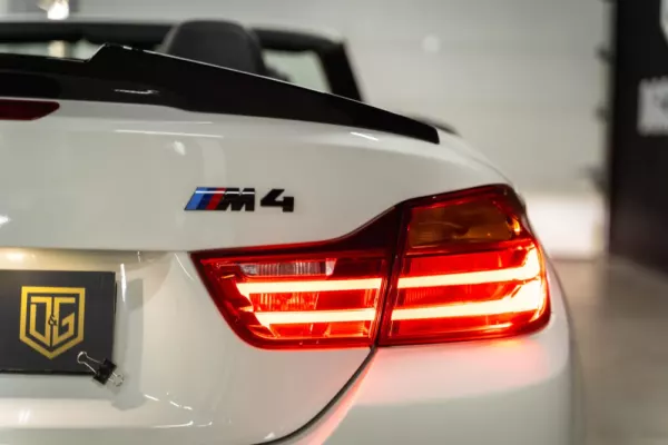 BMW M4 7