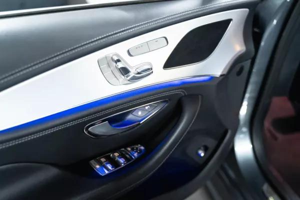 Mercedes-Benz CLS 300 7