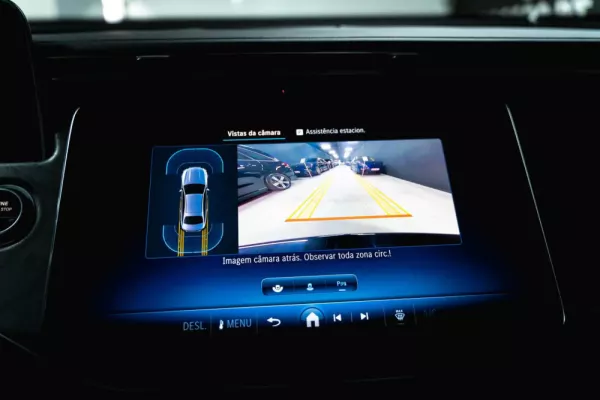 Mercedes-Benz E 220 Avantgarde 10