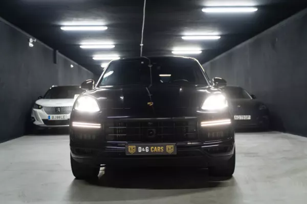 Porsche Cayenne 24