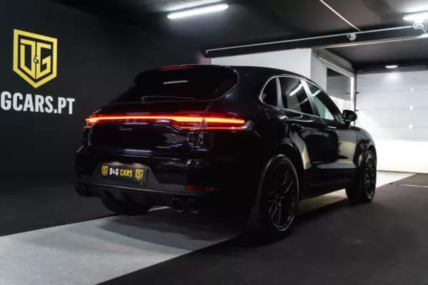 Porsche Macan 2