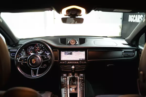 Porsche Macan 12