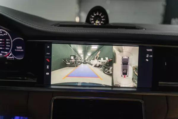 Porsche Panamera Panamera 4S 17