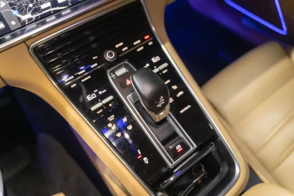Porsche Panamera Panamera 4S 19