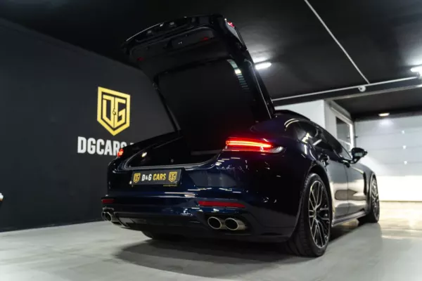 Porsche Panamera Panamera 4S 27