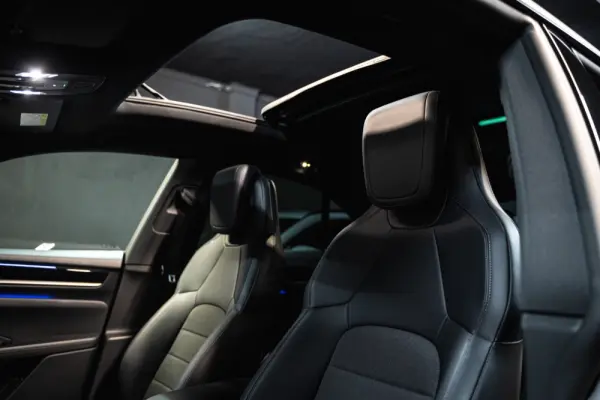 Porsche Macan Electric 4 15