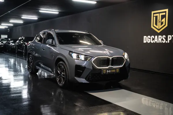 BMW iX2 eDrive20 Pack Desportivo M 1