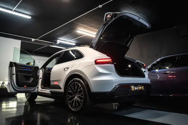 Porsche Macan Electric 4 27