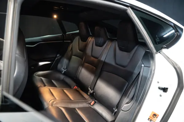 Tesla Model S 75D 16