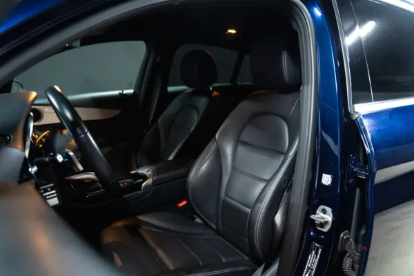 Mercedes-Benz GLC 300 e Coupé 4Matic 13