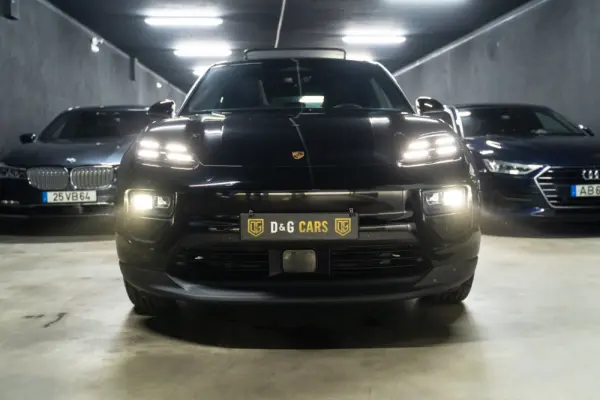 Porsche Macan Electric 4 24