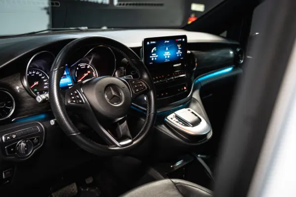 Mercedes-Benz EQV 300 Longo 5