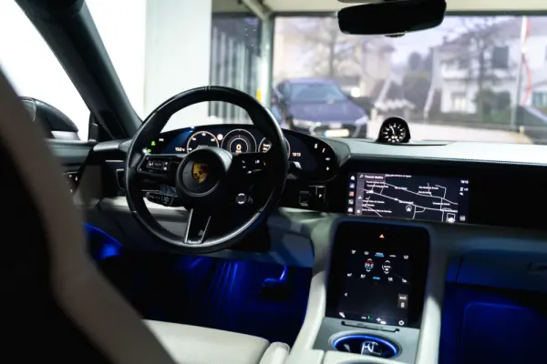 Porsche Taycan 4S 22