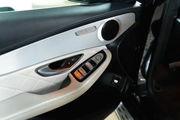 Mercedes-Benz GLC 300 de 4Matic 6