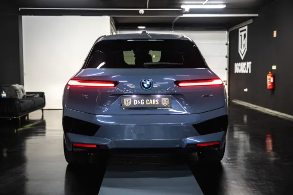 BMW iX xDrive 40 Pack Desportivo 25