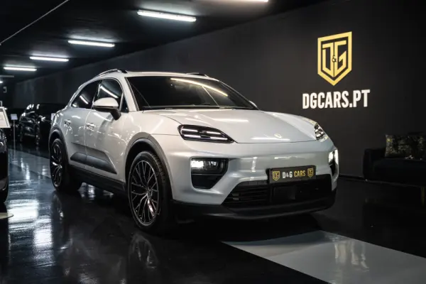 Porsche Macan Electric 4 1
