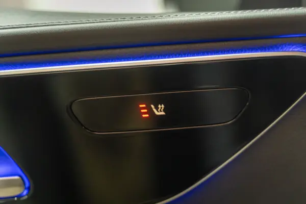 Mercedes-Benz C 300 e AMG Line 19