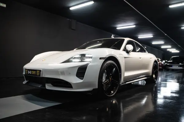 Porsche Taycan Turbo 5