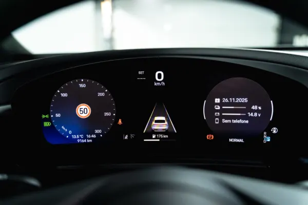 Porsche Macan Outro 8