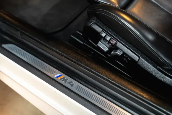 BMW M4 Outro 8