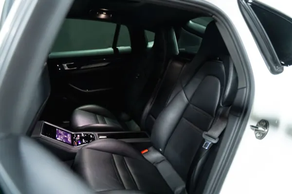 Porsche Panamera 4 S 17