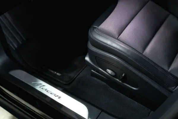 Porsche Macan Standard 10