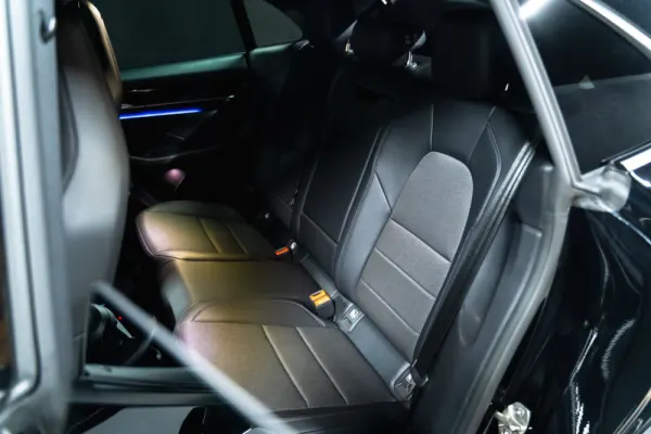 Porsche Macan Outro 18