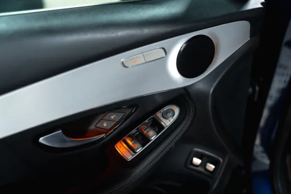 Mercedes-Benz GLC 300 e Coupé 4Matic 6