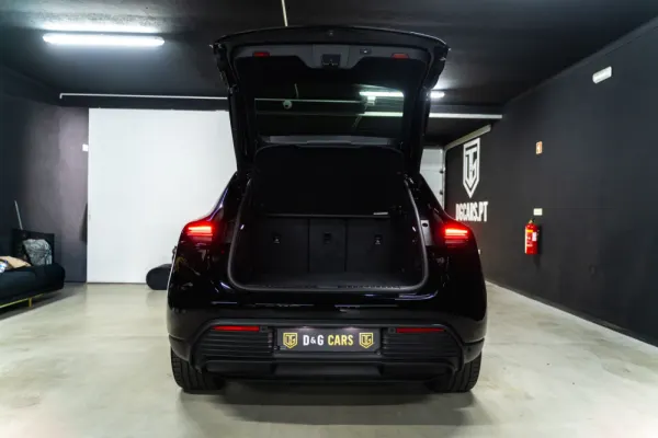 Porsche Macan Outro 27