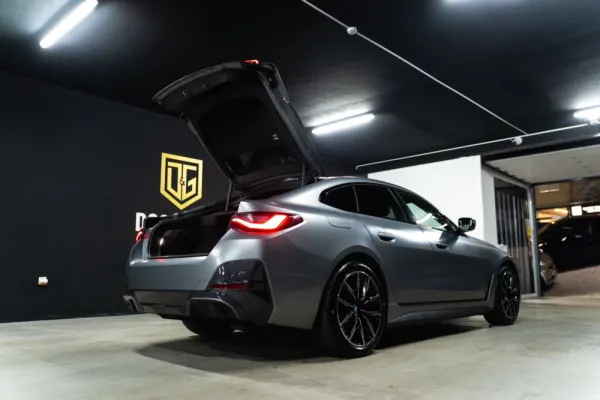 BMW i4 eDrive40 Pack Desportivo M Pro 26