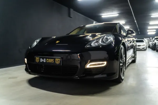 Porsche Panamera Turbo S PDK 27