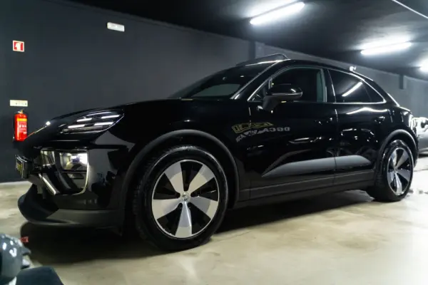 Porsche Macan Electric 4 25