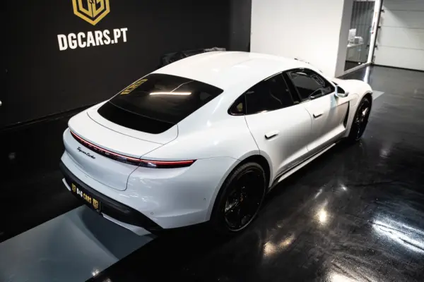 Porsche Taycan Turbo 26