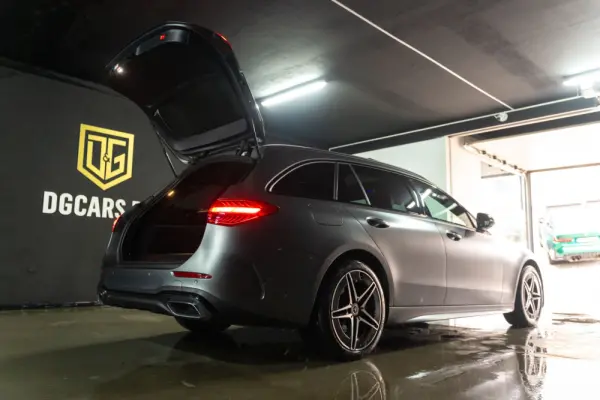 Mercedes-Benz C 300 e AMG Line 27