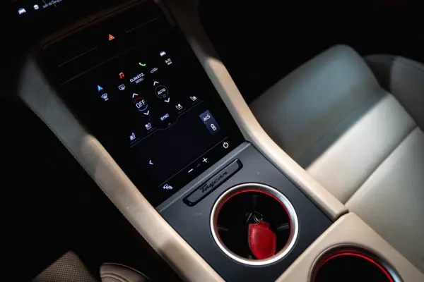 Porsche Taycan Turbo 16