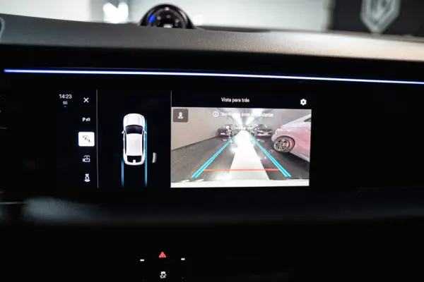 Porsche Macan Electric 4 10