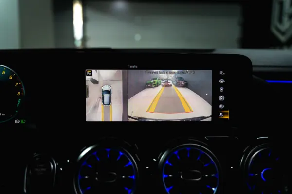 Mercedes-Benz GLA 250 e AMG Line 12