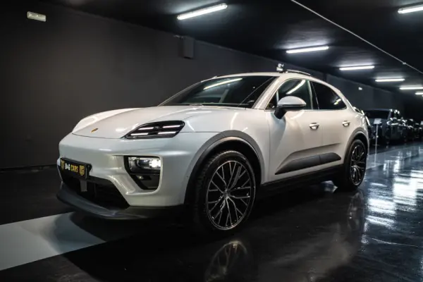 Porsche Macan Electric 4 21