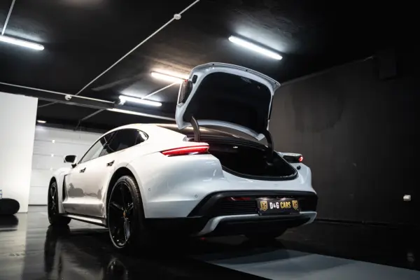Porsche Taycan Turbo 29