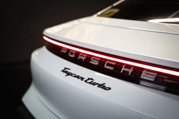 Porsche Taycan Turbo 27