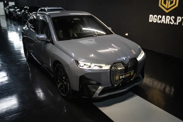 BMW iX xDrive 40 Pack Desportivo 23