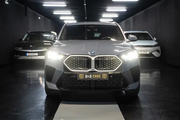 BMW iX2 eDrive20 Pack Desportivo M 22