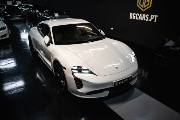 Porsche Taycan Turbo 4