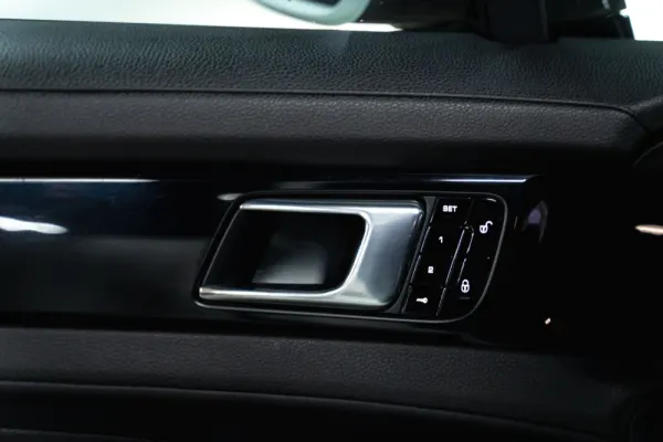 Porsche Panamera 4 S 9