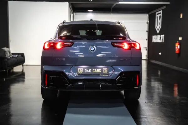 BMW iX2 eDrive20 Pack Desportivo M 4
