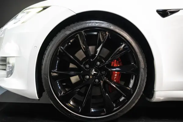 Tesla Model S 75D 4