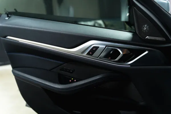 BMW i4 eDrive40 Pack Desportivo M Pro 8